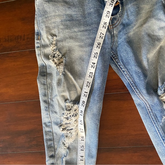 Revice distressed crop jeans - Picture 5 of 5